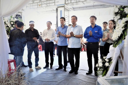 Kịp thời sẻ chia mất mát với các gia đình trong vụ lật thuyền khiến 4 người tử vong