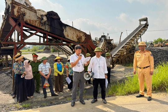 Hà Nội: Siết chặt quản lý bến thủy nội địa, kiên quyết xóa bỏ các bãi vật liệu không phép