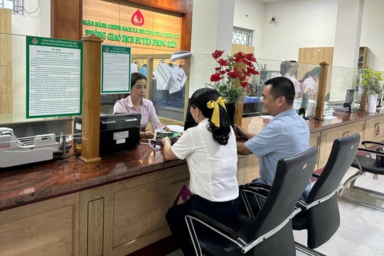 Đường về không đơn độc