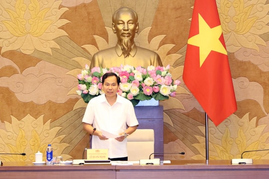 Tổng Thư ký Quốc hội, Chủ nhiệm Văn phòng Quốc hội Lê Quang Mạnh chủ trì họp giao ban với các đơn vị của Văn phòng Quốc hội