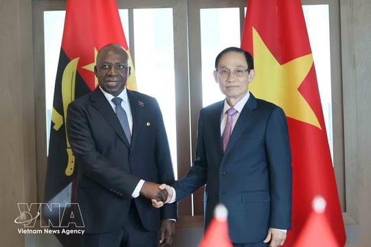 Vietnamese, Angolan foreign ministers hold talks in Hanoi