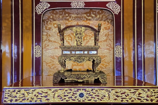 Bảo vật quốc gia "Ngai vua triều Nguyễn" trở lại điện Thái Hòa