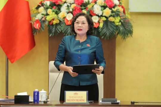 Đoàn giám sát về quản lý, sử dụng tài sản công là trụ sở làm việc sau khi thực hiện chủ trương sắp xếp tổ chức bộ máy và đơn vị hành chính họp phiên thứ Nhất