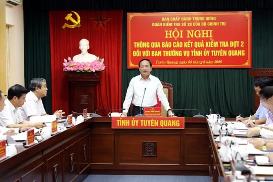 Trưởng Ban Tuyên giáo và Dân vận Trung ương Trịnh Văn Quyết chủ trì hội nghị với Ban Thường vụ Tỉnh ủy Tuyên Quang