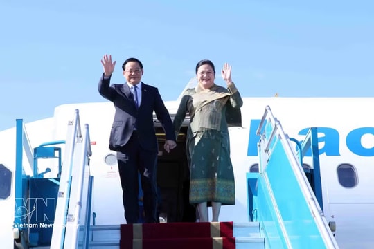 Lao PM arrives in Hanoi for official visit, ASEAN Future Forum