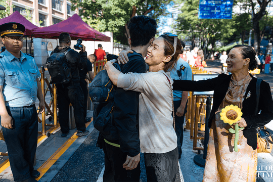 Trước kỳ thi tốt nghiệp THPT: Khi phụ huynh trở thành “thí sinh thứ hai”