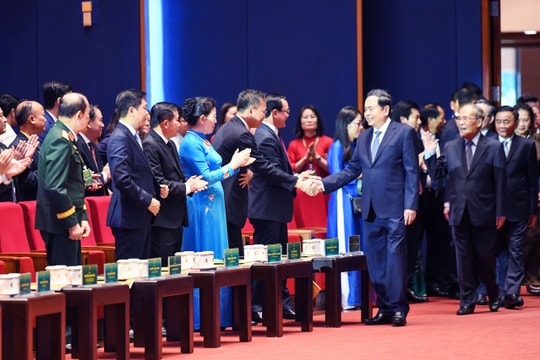 Chủ tịch Quốc hội Trần Thanh Mẫn dự phiên khai mạc trọng thể Đại hội toàn quốc Hội Nông dân Việt Nam lần thứ IX