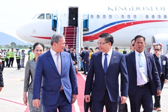 Cambodian Prime Minister arrives in Hanoi for official visit, ASEAN Future Forum 2026
