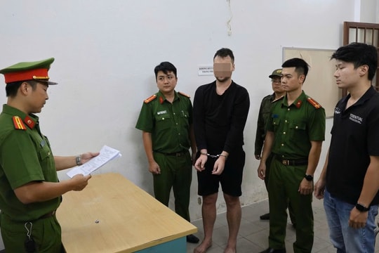 Bắt tạm giam đối tượng người nước ngoài đập phá quán cà phê giữa trung tâm thành phố Đà Nẵng