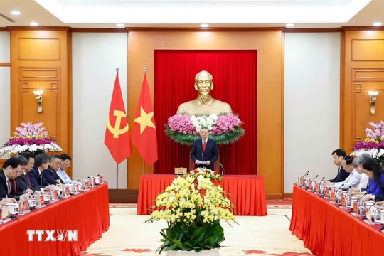 Đổi mới lý luận để mở đường cho kỷ nguyên vươn mình
