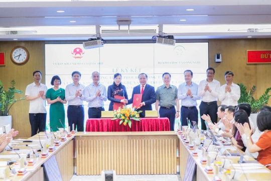 Ủy ban Khoa học, Công nghệ và Môi trường ký kết chương trình phối hợp công tác với Bộ Khoa học và Công nghệ
