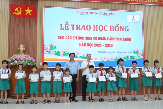 Nhà máy nhiệt điện Vĩnh Tân 4: Thắp sáng ước mơ tới trường cho các em có hoàn cảnh khó khăn