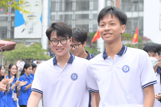 Gợi ý đáp án đề thi tốt nghiệp THPT môn Ngữ văn năm 2026