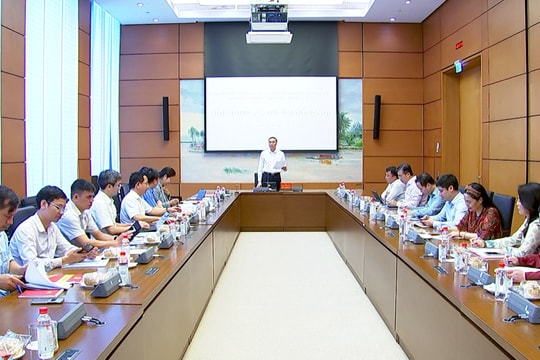 Nghiêm túc, kịp thời triển khai các Nghị quyết, Chỉ thị, quyết định của Đảng