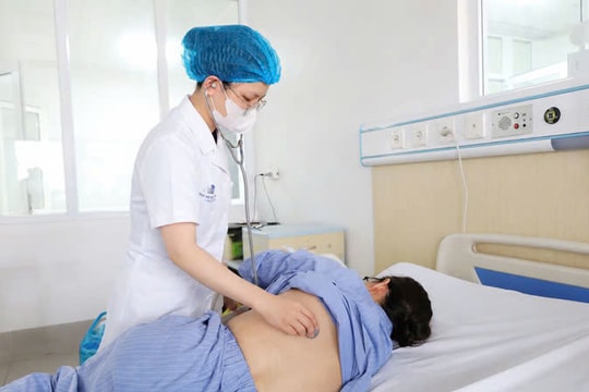 Người bệnh ung thư nhập viện sau 2 ngày chỉ uống nước kiềm