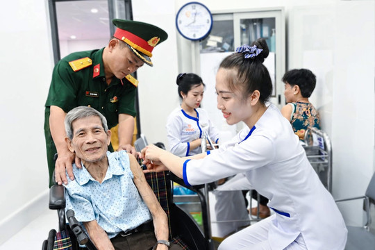 TP. Hồ Chí Minh: Luân phiên có thời hạn bác sĩ tuyến trên về Trạm Y tế cấp xã