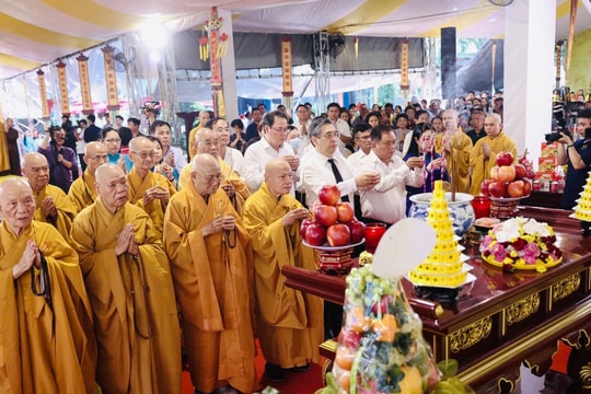TP. Hồ Chí Minh: Trang nghiêm lễ tưởng niệm, cầu siêu liệt sĩ tại công viên Lê Thị Riêng