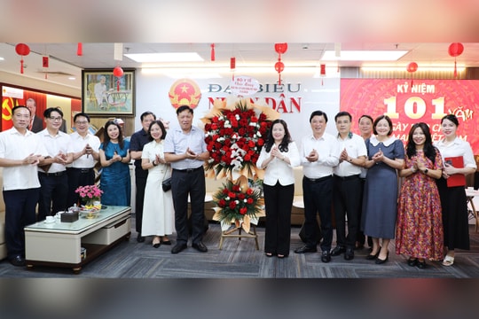 Lãnh đạo Chính phủ, Bộ Y tế chúc mừng Báo Đại biểu Nhân dân