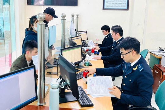 Chuyển từ tư duy “quản lý” sang “phục vụ”
