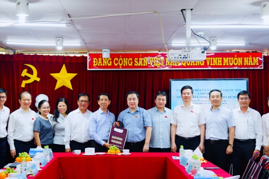 Ủy ban Văn hoá và Xã hội khảo sát hoạt động xuất bản tại Nhà xuất bản Tổng hợp TP. Hồ Chí Minh