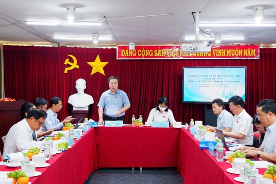 Ủy ban Văn hoá và Xã hội khảo sát hoạt động xuất bản tại Nhà xuất bản Tổng hợp TP. Hồ Chí Minh