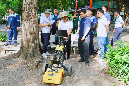 TP. Hồ Chí Minh: Dùng công nghệ quét ngầm tìm mộ tập thể tại công viên Lê Thị Riêng