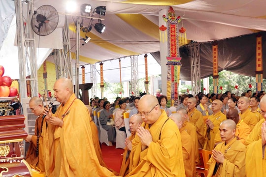 Memorial service honours fallen soldiers, civilians of 1968 Tet Offensive