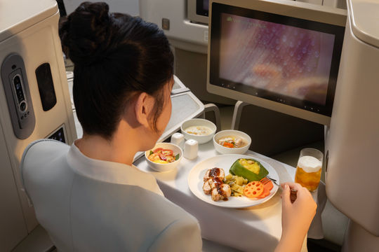 Mùa sen trên những chuyến bay của Vietnam Airlines