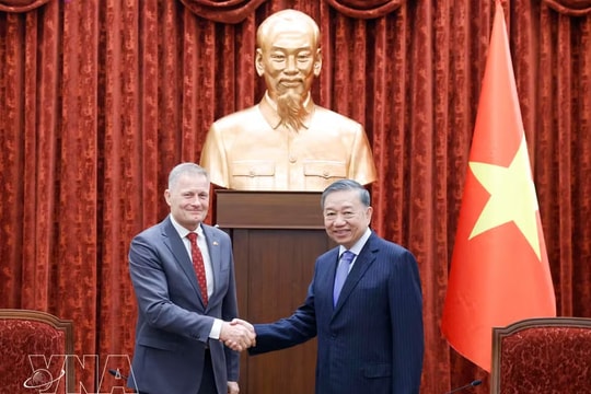 Top Vietnamese leader receives outgoing Danish Ambassador