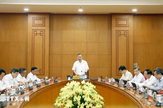 Tổng Bí thư, Chủ tịch nước Tô Lâm làm việc với Thường trực Ban Chỉ đạo Tổng kết 100 năm Đảng lãnh đạo cách mạng Việt Nam
