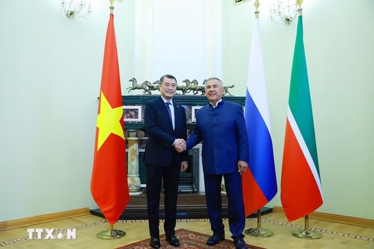 Thủ tướng Chính phủ Lê Minh Hưng gặp Người đứng đầu Cộng hoà Tatarstan