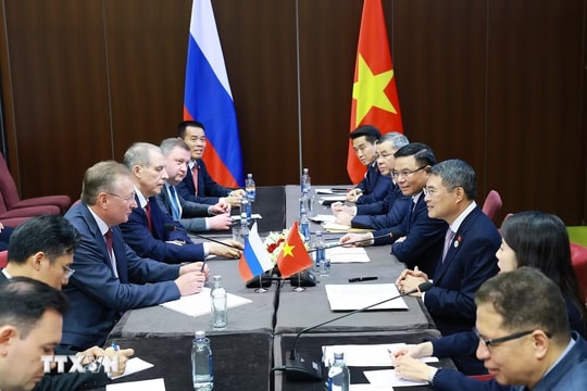 Thủ tướng Lê Minh Hưng tiếp lãnh đạo các doanh nghiệp lớn của Nga
