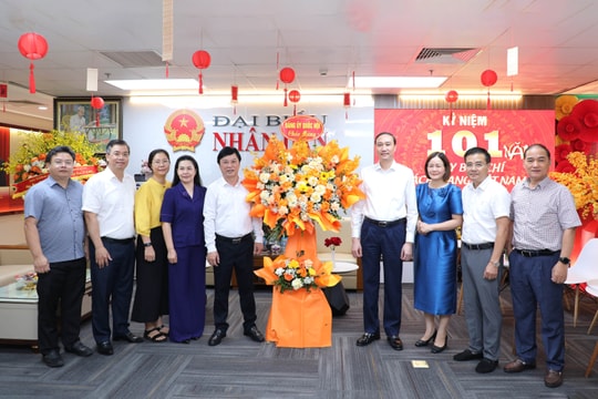 Lãnh đạo Đảng ủy Quốc hội và các cơ quan chúc mừng Báo Đại biểu Nhân dân