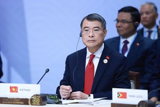 PM attends plenary session of ASEAN – Russia Commemorative Summit
