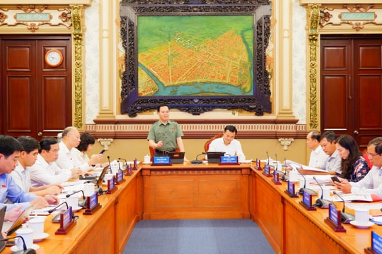 Ủy ban Khoa học, Công nghệ và Môi trường làm việc với UBND TP. Hồ Chí Minh về sửa đổi Luật Kiến trúc