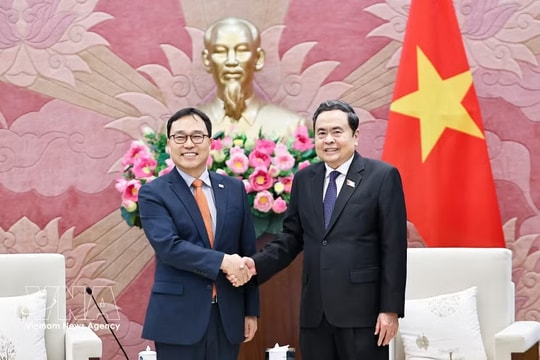 NA Chairman congratulates outgoing RoK ambassador’s successful tenure