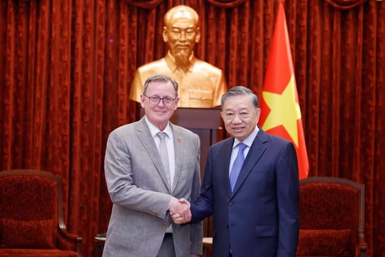 Top Vietnamese leader receives German Bundestag Vice President