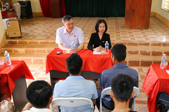 Đoàn ĐBQH tỉnh Sơn La khảo sát việc thực hiện chính sách đất đai đối với đồng bào dân tộc thiểu số