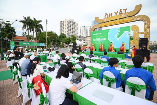 Lễ phát động “RE:EARTH - Vì Hồ Tây Xanh”