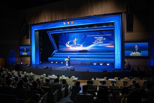 Tâm sáng để phụng sự, giữ lửa để tiên phong