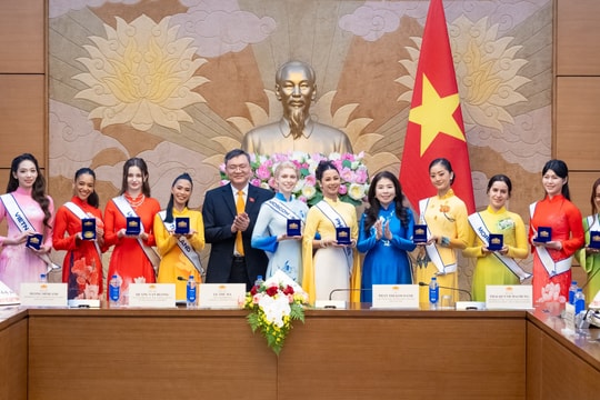 Văn phòng Quốc hội gặp mặt thí sinh cuộc thi Hoa hậu Văn hóa Thế giới 2026