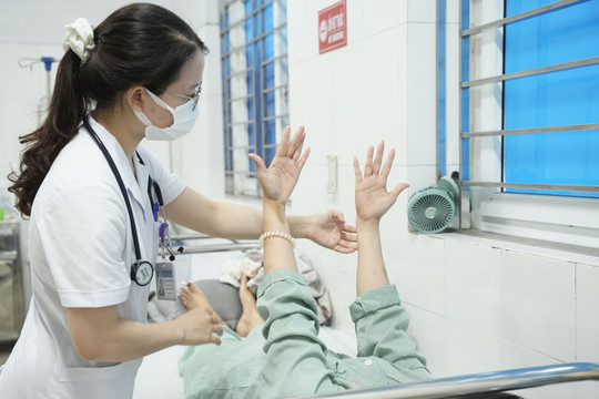 Đột ngột ngất khi đang làm việc, cô gái trẻ 27 tuổi phát hiện bị đột quỵ não