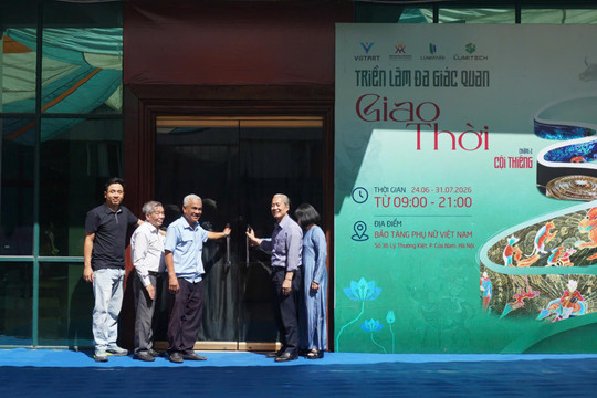 "Giao thời" - Chạm vào mạch nguồn di sản