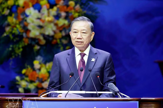 Top leader calls on youth to think bigger, learn faster, make more contributions