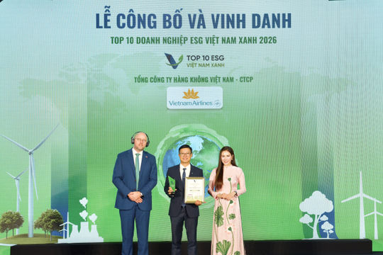 Vietnam Airlines hai năm liên tiếp vào Top 10 Doanh nghiệp ESG Việt Nam Xanh
