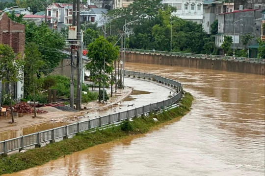 Cao Bằng: Nước lũ trên các sông rút, người dân khẩn trương khắc phục hậu quả