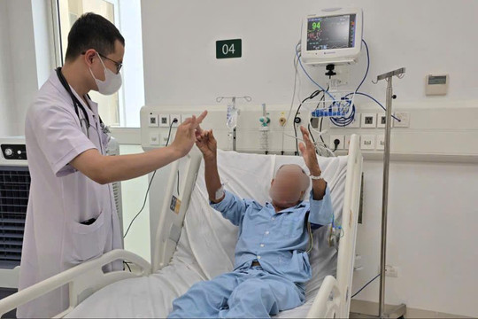 Hai bệnh nhân đột quỵ được cứu trong "thời gian vàng" tại Bệnh viện Bạch Mai cơ sở Ninh Bình
