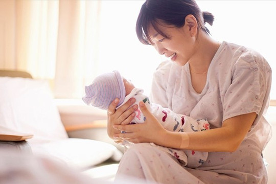 Từ 1/7, lao động nữ sinh con được nhận những khoản tiền nào?