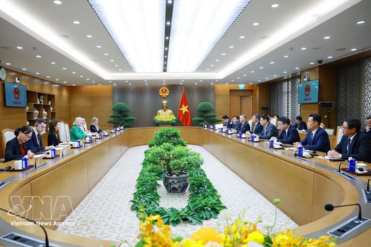 Vietnam wishes to elevate ties with Canada to new level: PM