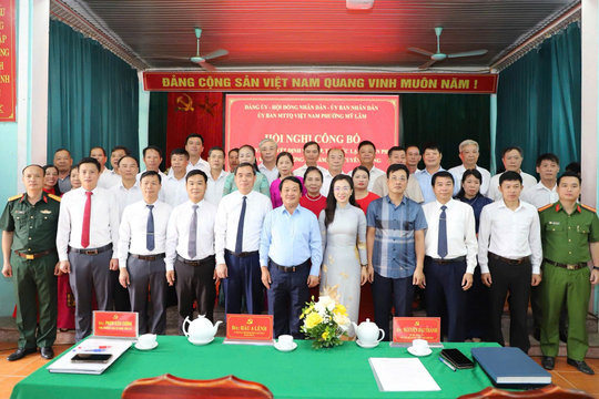 Tuyên Quang: Bí thư Tỉnh ủy Hầu A Lềnh dự lễ công bố nghị quyết, quyết định sắp xếp, tổ chức lại thôn, tổ dân phố trên địa bàn phường Mỹ Lâm và An Tường